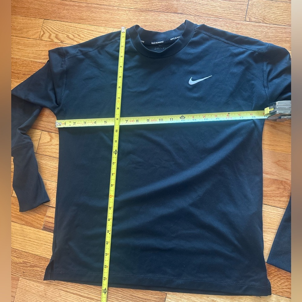 Women’s small nike running top